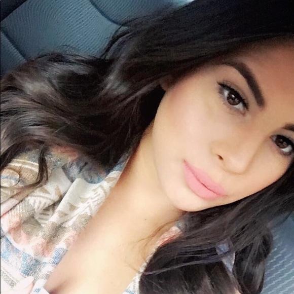 Meet your Posher, Sara-eve - Picture 1 of 1